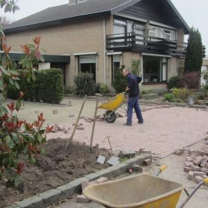 Bestrating oprit in Bavel