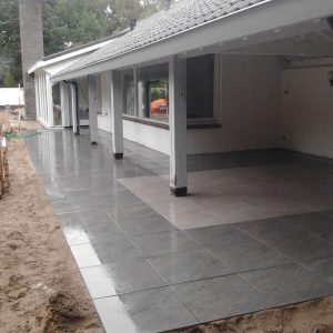 Straatwerk terras in Ulvenhout